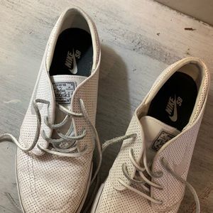 Nike size 9 limited edition kicks